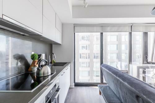 Apartamento Designer 1br + Study Suite In Coveted Yorkville