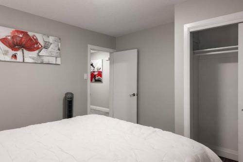 Entire 2 Bedroom Apartment Uptown Waterloo Kw