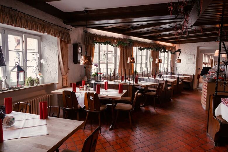 Hostal Landhotel Und Weingasthof Schwarzer Adler