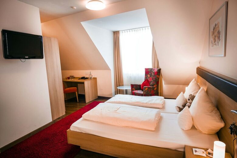 Hostal Landhotel Und Weingasthof Schwarzer Adler