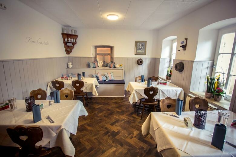 Hostal Landhotel Und Weingasthof Schwarzer Adler