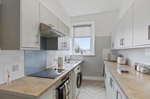 Lovely 3 Bedroom Apartment In Aberdeen Centre