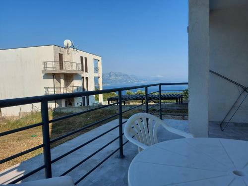 Halcon Apartments