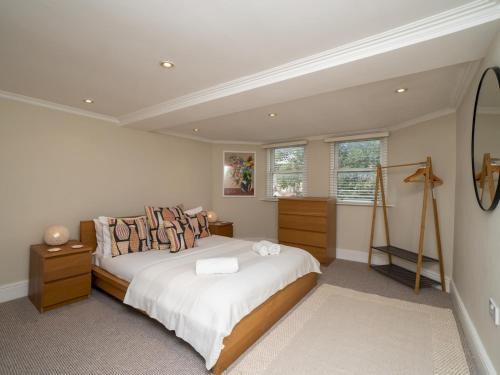 Pass The Keys Spacious 3 Bed Apartment In Prime Central Location