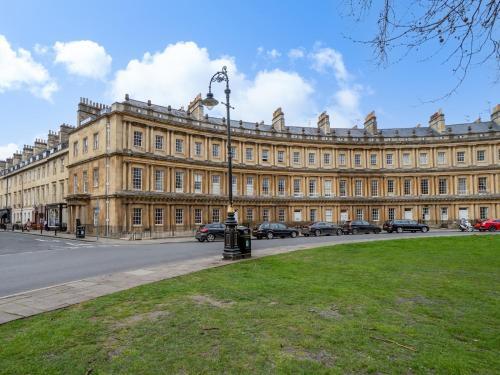 Pass The Keys Spacious 3 Bed Apartment In Prime Central Location