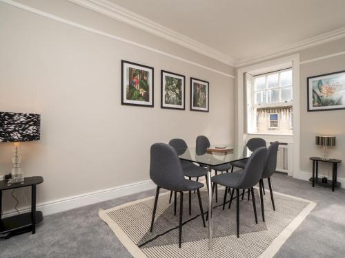Pass The Keys Spacious 3 Bed Apartment In Prime Central Location