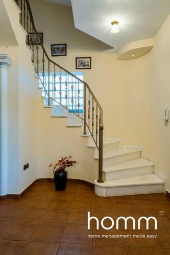 Villa Phoceus Homm Residence With Pool & Garden