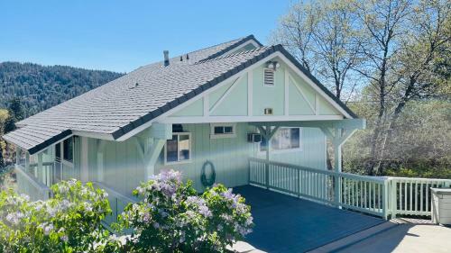Sunset Mountain View Retreat W/ 2 Living Rooms