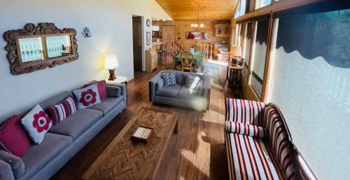 Sunset Mountain View Retreat W/ 2 Living Rooms