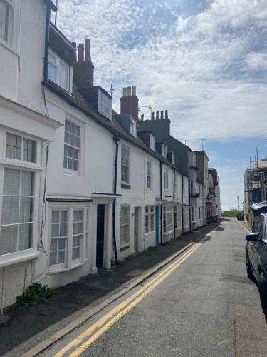 Charming Cottage In The Heart Of Brighton