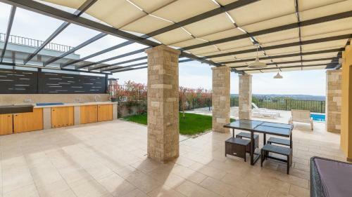 Villa Andreas Mateli?i With Beautiful Sea View