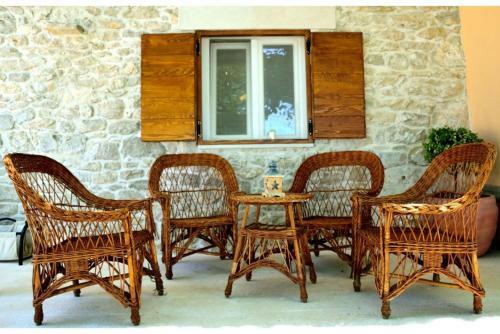 Apios Holiday Home