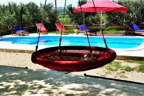 Apios Holiday Home