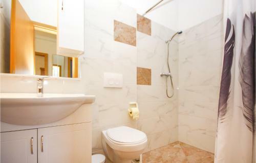 Amazing Apartment In Pomer With 1 Bedrooms