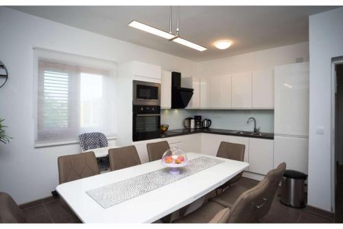 Leon Holiday Home