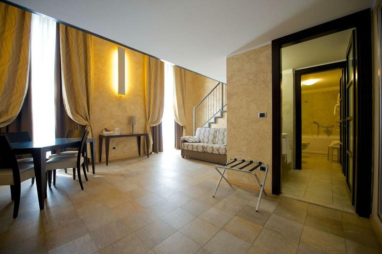Best Western Crystal Palace Hotel