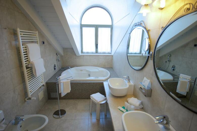 Best Western Crystal Palace Hotel