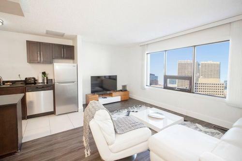 One Bedroom Unit With In Suite Laundry And Parking