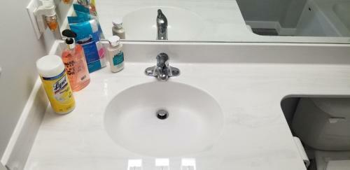 Luxurious 2 Bedroom Basement Suite