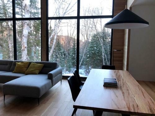 Contemporary + Spa & Sauna