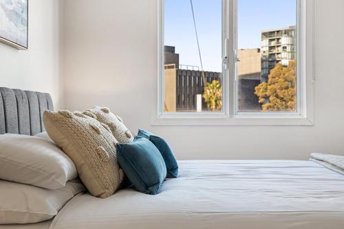 Madecomfy Spacious 2-bed Melbourne City Apartment