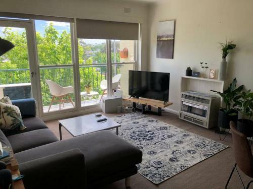 Apartamento Lovely Two Bedroom, One Bath Home Away From Home.