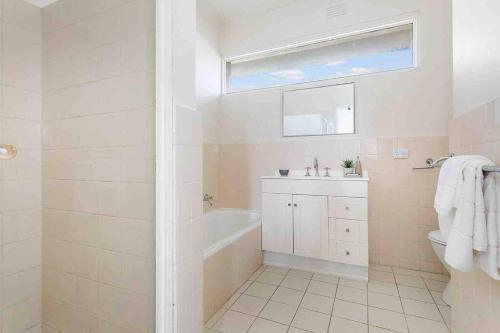 Apartamento Lovely Two Bedroom, One Bath Home Away From Home.