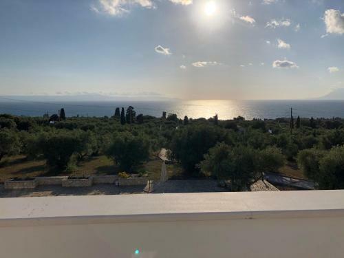 Amazing Villa With Private Pools And Sea Views
