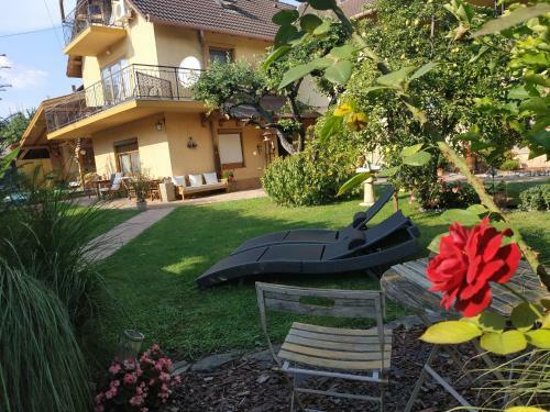 R�zsa Apartman
