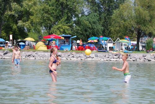 Aqua Camp Mobilh�zak - Eur�pa Kemping Als��rs