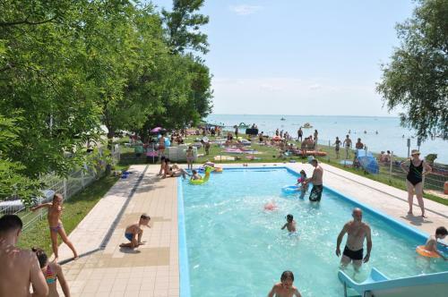 Aqua Camp Mobilh�zak - Eur�pa Kemping Als��rs