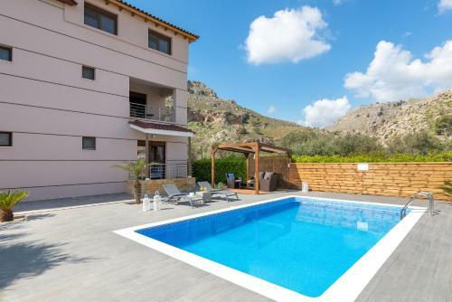 Costa Costa Villa - Luxury Villa