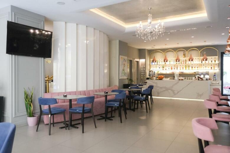 Golden City Hotel