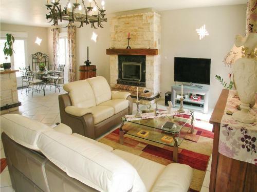 Holiday Home Savignac Les Eglises Rue Du Marchat