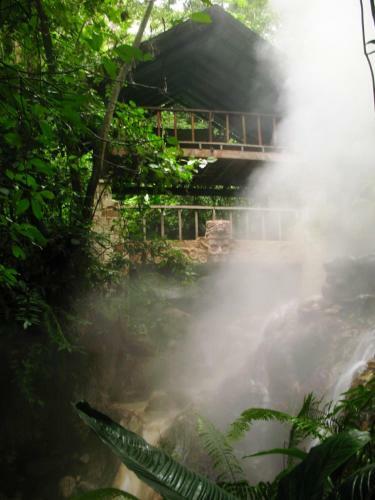 Albergue Hotel & Hostal Berakah