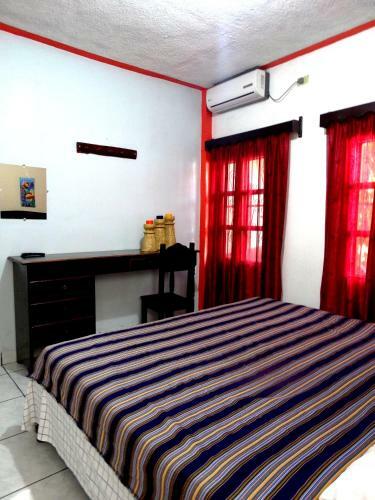 Hotel & Hostal Yaxkin Copan