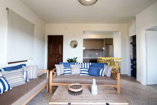 Mike's Apartment I Luxury Above The Sea