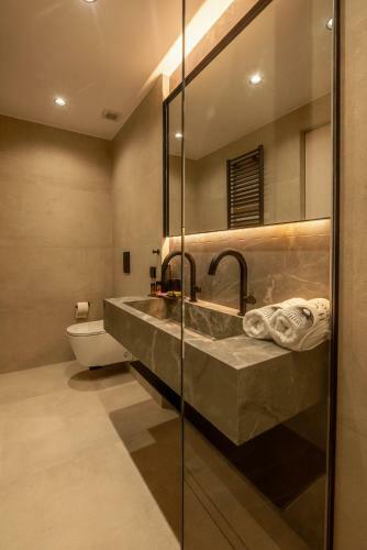 Villas Phos And Kallos