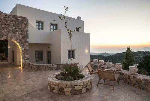 Villa Anamnezia Luxury Suites