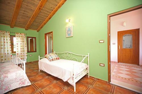 Hostal Aurora Holiday