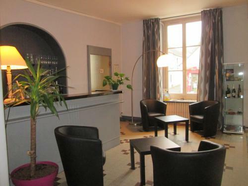 Hotel Logis Hostellerie Du Cheval Blanc