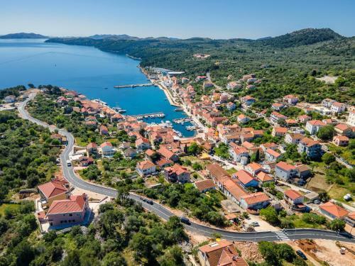 Teona Luxury Studio Apartment With Jacuzzi And Terrace Sea View