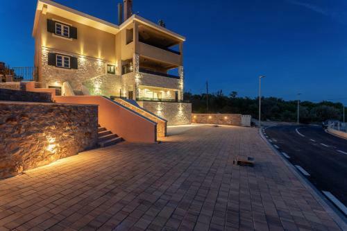 Teona Luxury Studio Apartment With Jacuzzi And Terrace Sea View