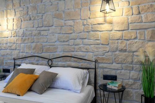 Teona Luxury Studio Apartment With Jacuzzi And Terrace Sea View