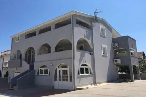Beautiful Apartment Leut Close To The Sandy Beach