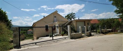 Sunshine Holiday Home