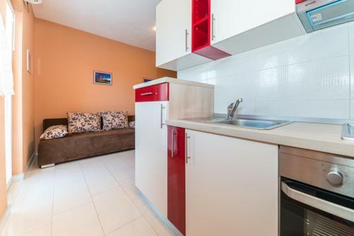 Apartments Maestral In Privlaka, 70m From The Beach