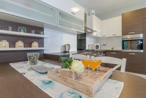 Apartments Maestral In Privlaka, 70m From The Beach