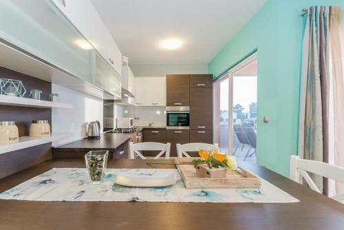 Apartments Maestral In Privlaka, 70m From The Beach