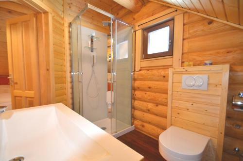 Chalet Mit 7.000 M2 Land Und Wundersch�ne Aussicht